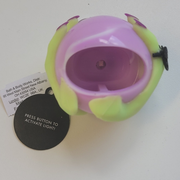 NWT Bath & Body Works LIGHT-UP Witch Crystal Ball Pocketbac Keychain - Picture 6 of 6